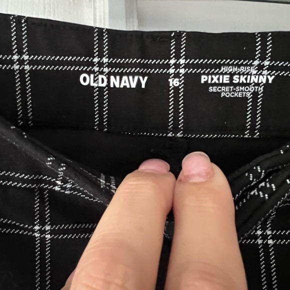 COPY - Old Navy pixie skinny, plaid,black pants - Picture 3 of 3